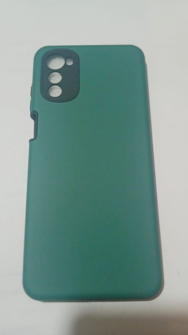 Producto - Funda Verde rígida de alto impacto para Moto E32