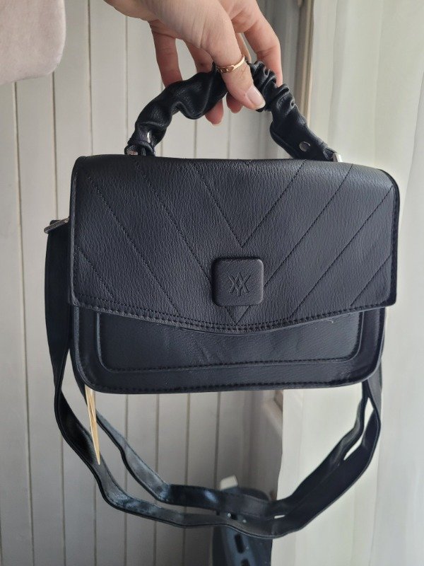 Producto - Bandolera Negra marca Amayra