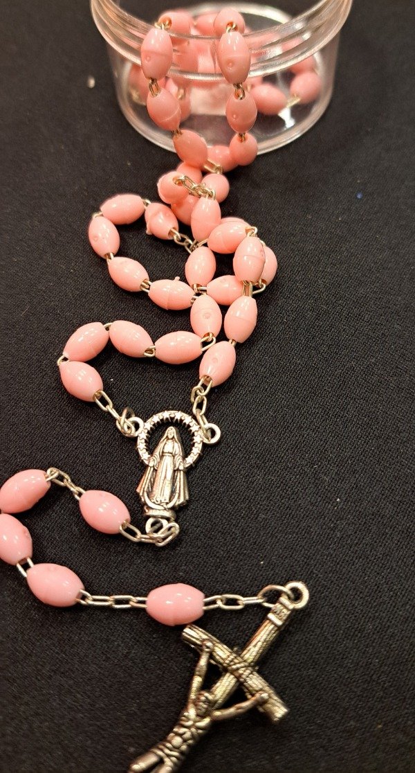 Producto - Rosario Italiano Metal y plastico Rosa