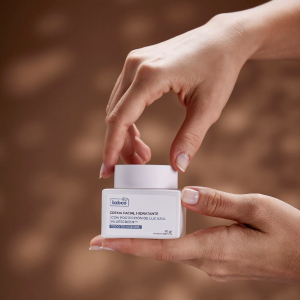 Producto - Crema Facial Hidratante con Protección de Luz Azul