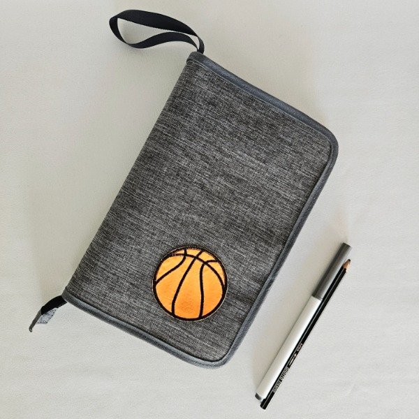 Producto - Cartuchera con bolsillos mixta, gris Básquet