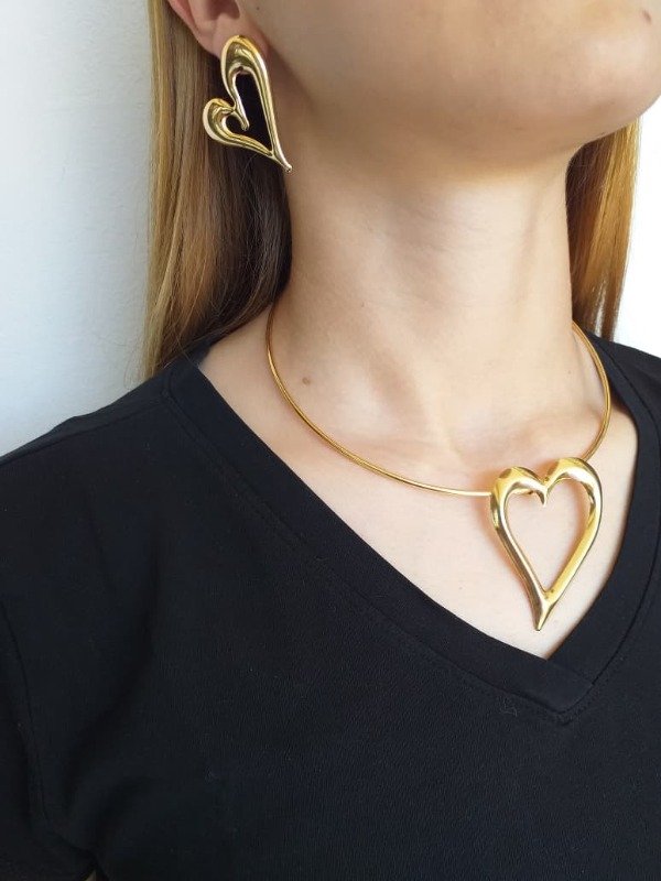 Producto - Conjunto Collar Rígido Corazón dorado con Aros