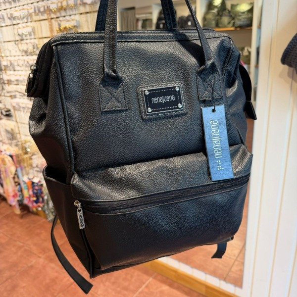 Producto - MOCHILA URBANA PU NENA JUANA. Practica, cómoda y lista para todo.