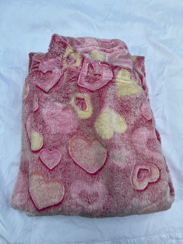 Pijama polar soft corazones rosas talle 1