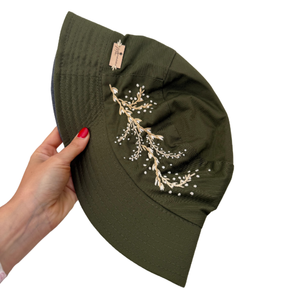 Producto - Piluso verde bordado a mano