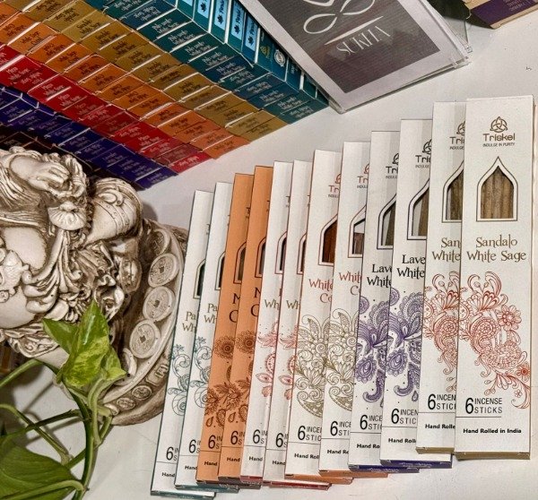 Producto - Pack x 12 Sahumerios TRISKEL de La India (Limpieza y Abundancia)