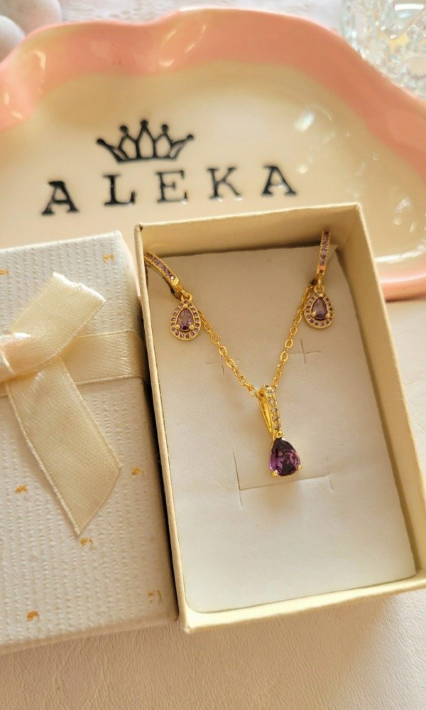 Producto - Conjunto collar y argollas gota morada de acero dorado - 1
