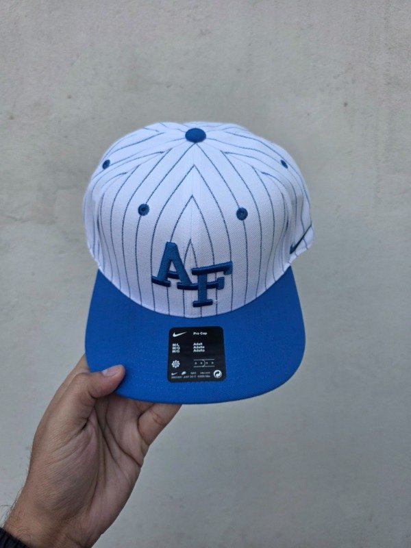 Air force falcons NCAA Nike pro snapback stripes 2026 — imagen 7