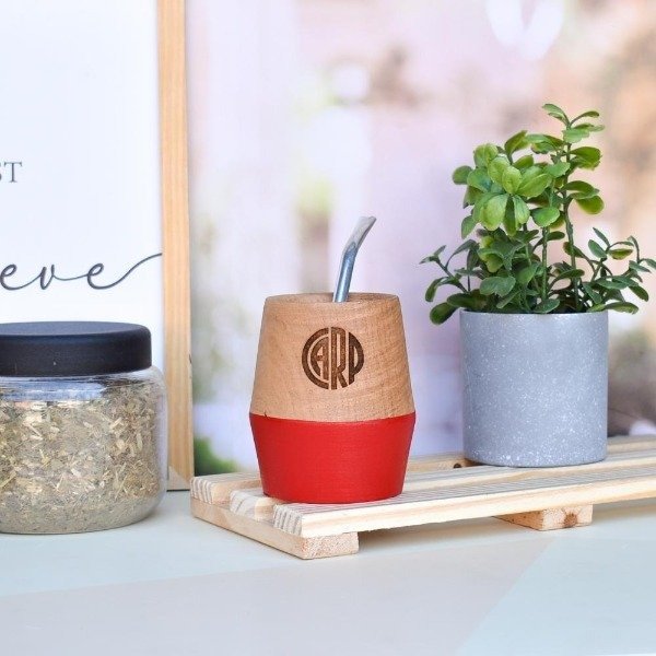 Producto - MATE DE MADERA FUTBOL Y MESSI CON BOMBILLA