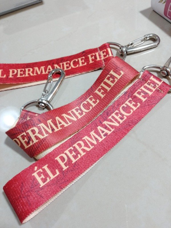 Producto - Llavero Cinta - Él Permanece Fiel