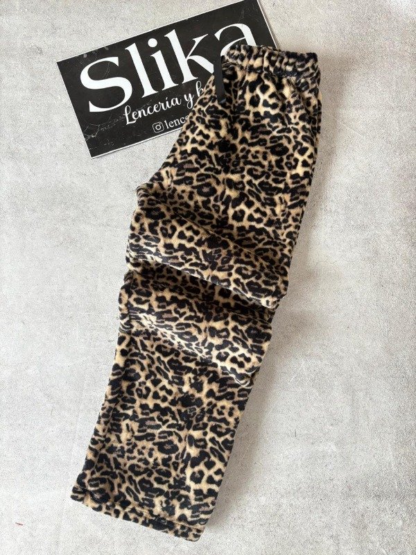 Producto - Pantalón polar soft animal print