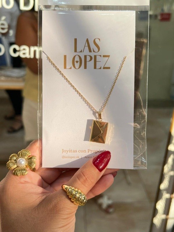 Producto - COLLAR SOBRE DORADO CON CHAPA DE "TE QUIERO"