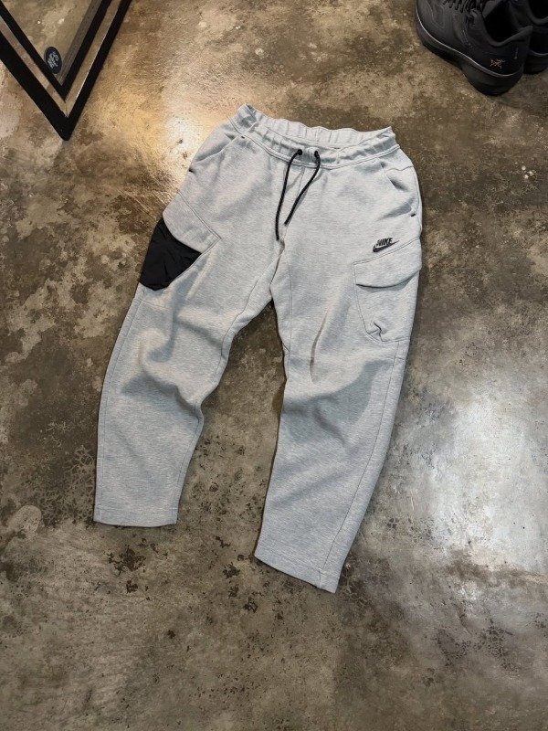 Producto - Tech Nike Grey (M)