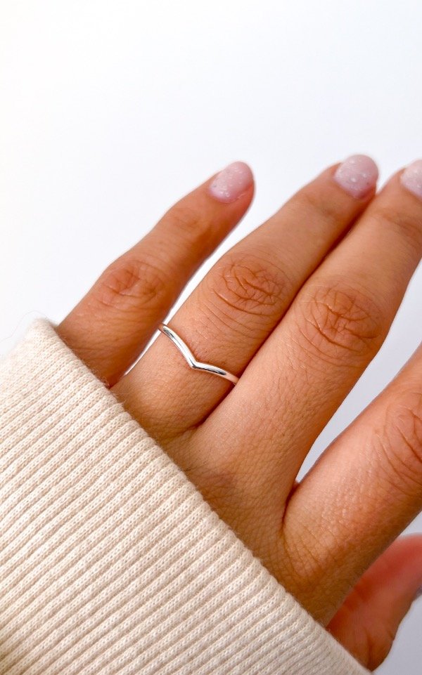 Producto - Anillo en V liso (plata 925)