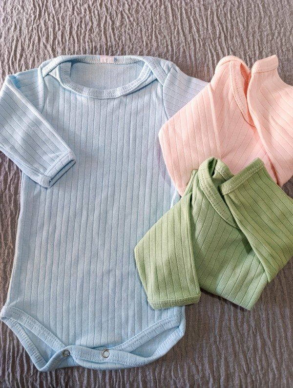 Producto - 18-24 MESES - Body acanalado - Celeste crema