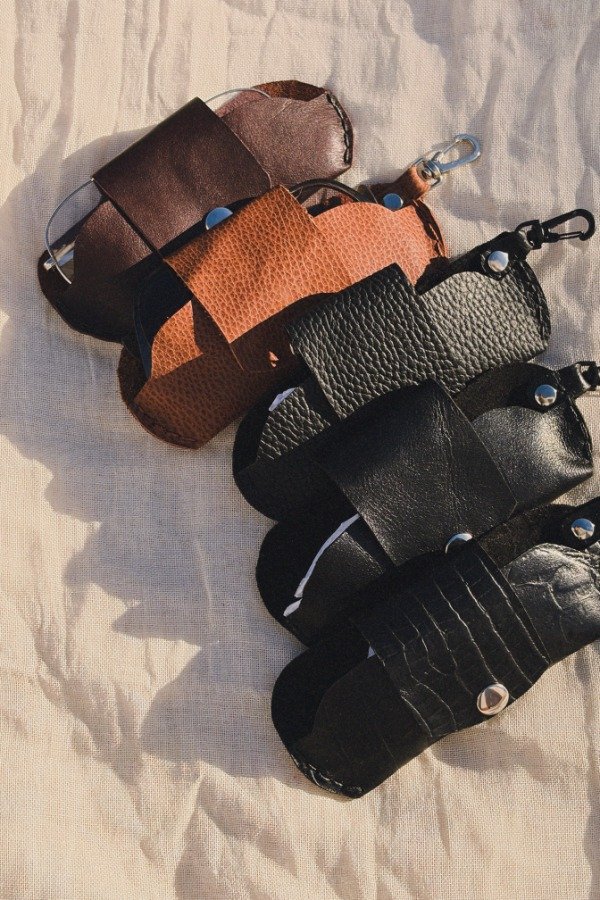 Producto - PORTA LENTES DE CUERO