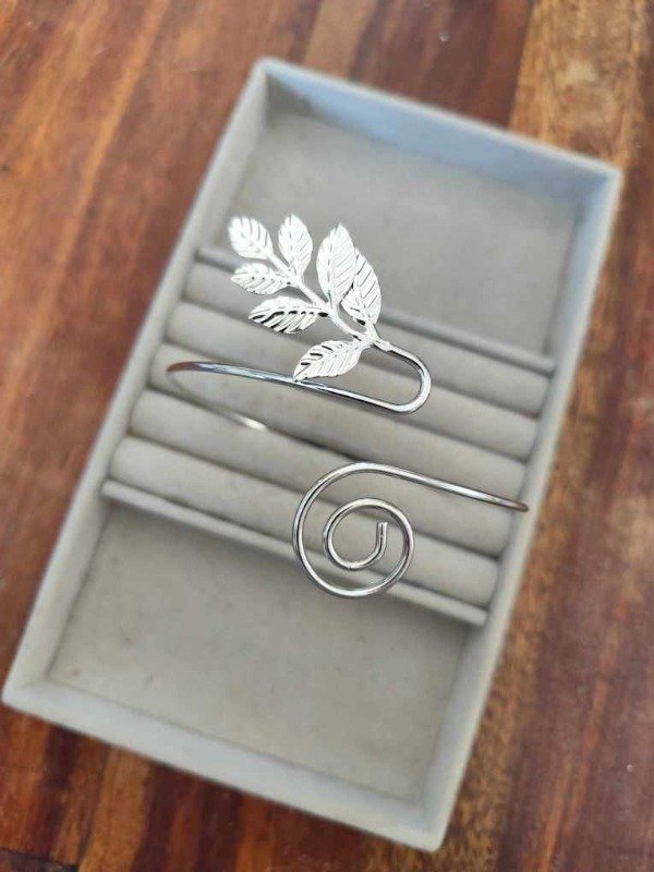Producto - Brazalete hoja + onda. Plateado