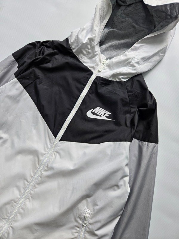 Producto - Campera WINDRUNNER NIKE