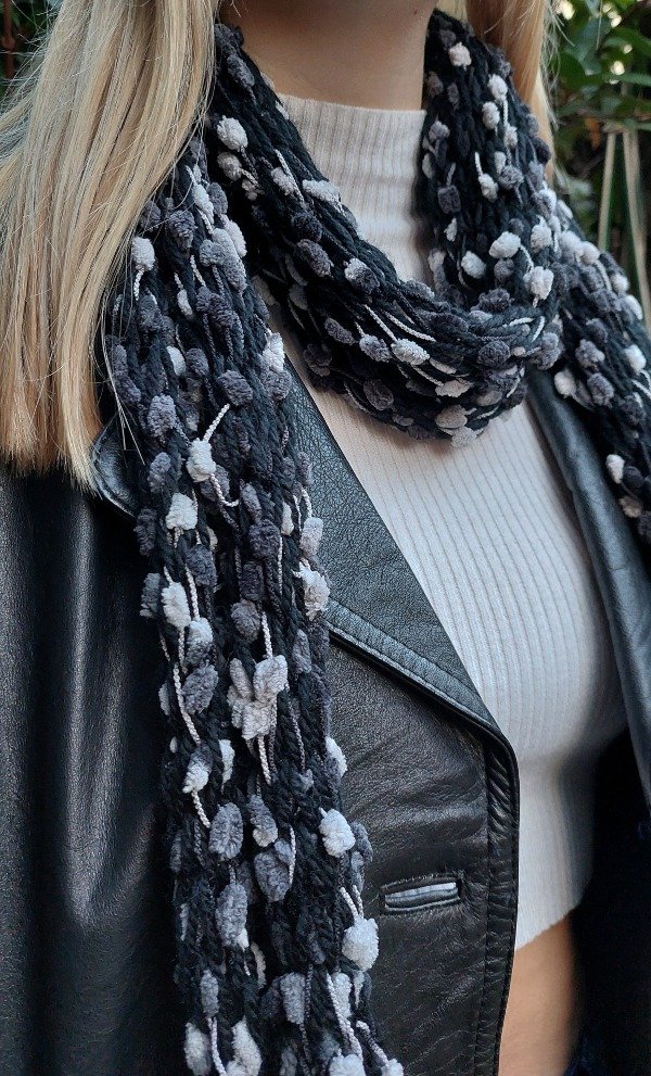 Producto - Boa Soft , tonos grises y negros