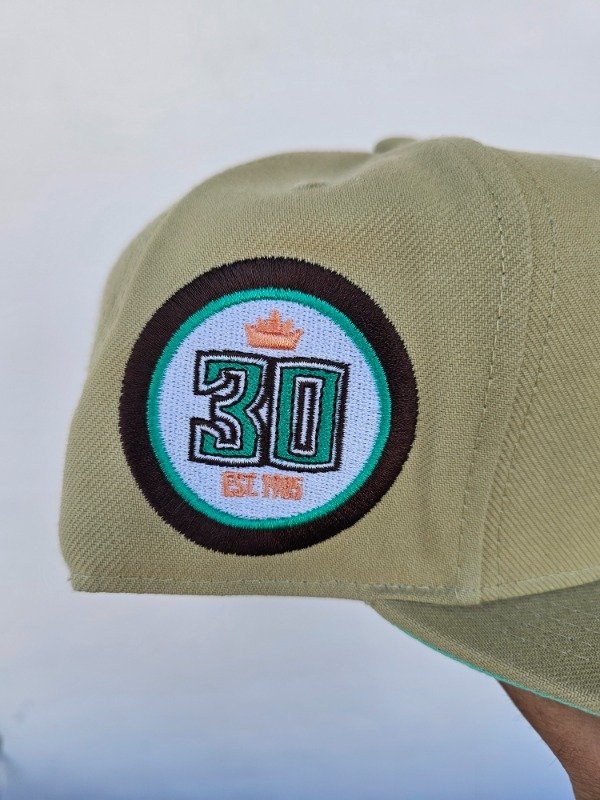 EN STOCK: Sacramento Kings 30th Anniversary 7 3/8 (59cm) Mitchell And Ness — imagen 4