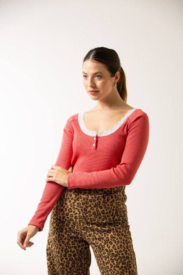 Producto - Remera Isabella rojo vintage