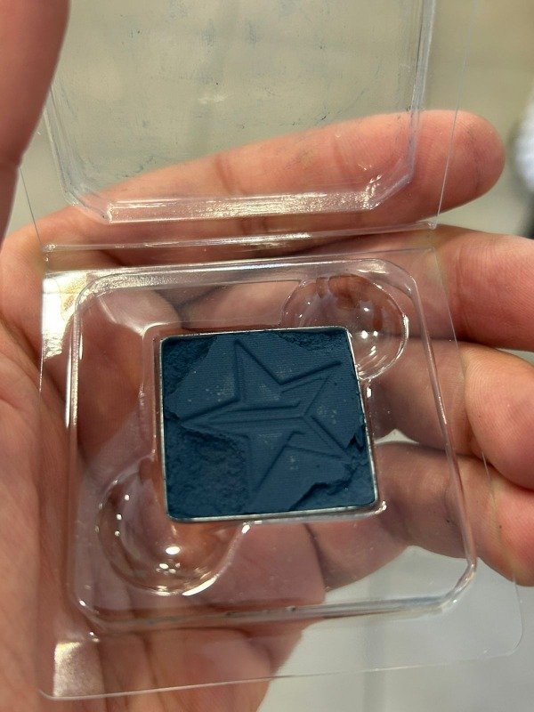 Producto - Jeffree Star - Sombra Individual - Cremated - OUTLET