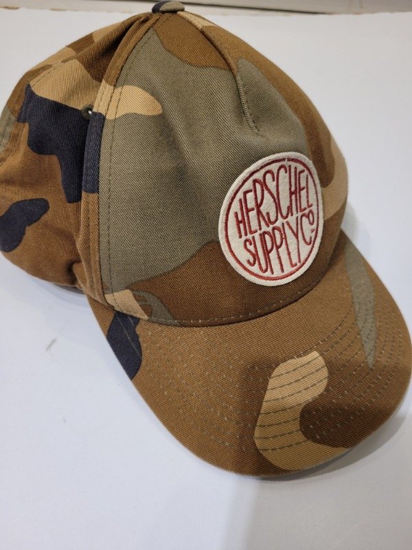 Producto - Gorra HERSCHEL SUPPLY camuflada - PRECIO: 10X
