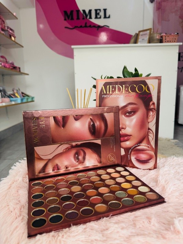 Producto - Paleta de 54 Sombras Medecoo
