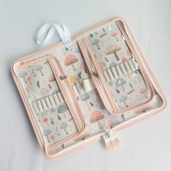 Producto - Cartuchera con bolsillos,  Honguitos