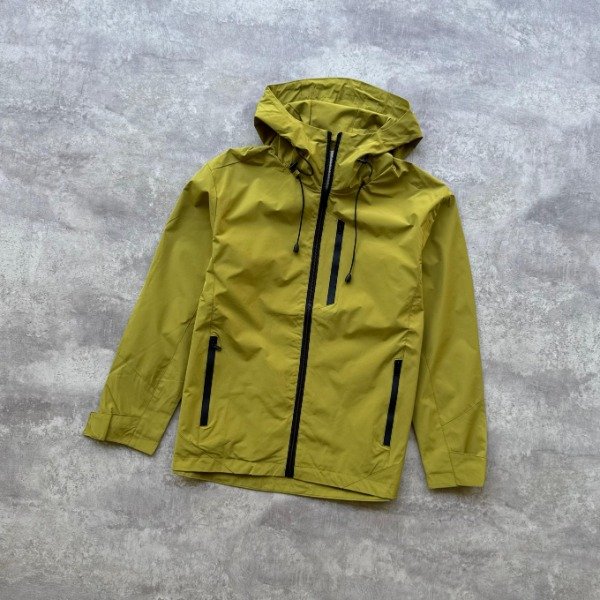 Producto - CAMPERA ROMPE VIENTO VERDE