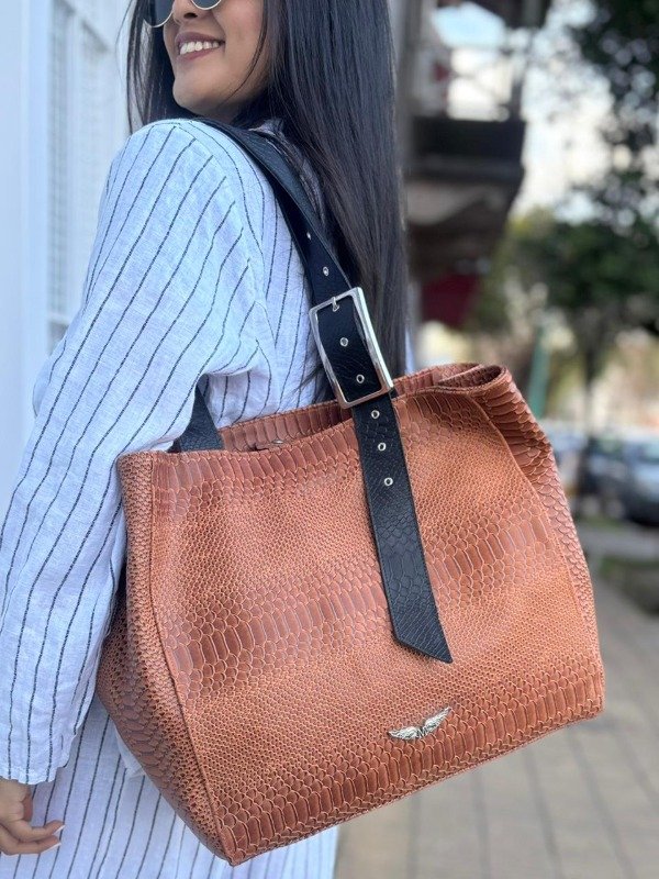 Producto - BOLSO TOTE SNAKE
