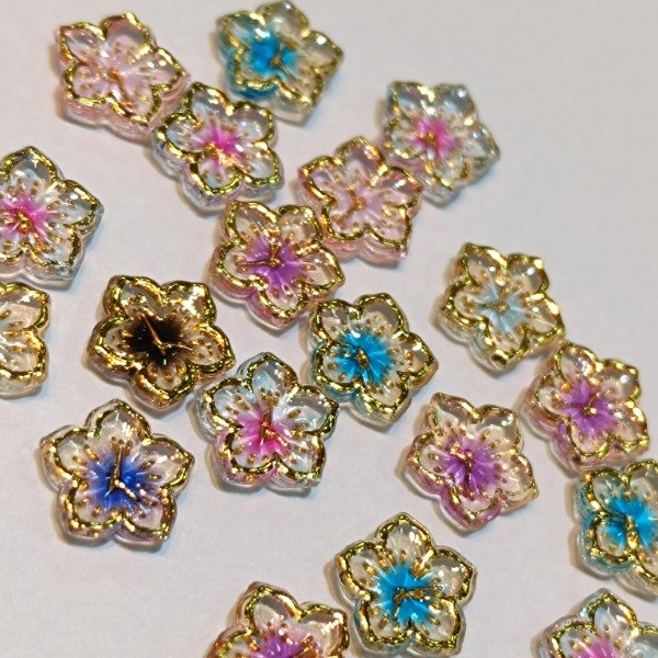 Producto - Dije florcitas con dorado