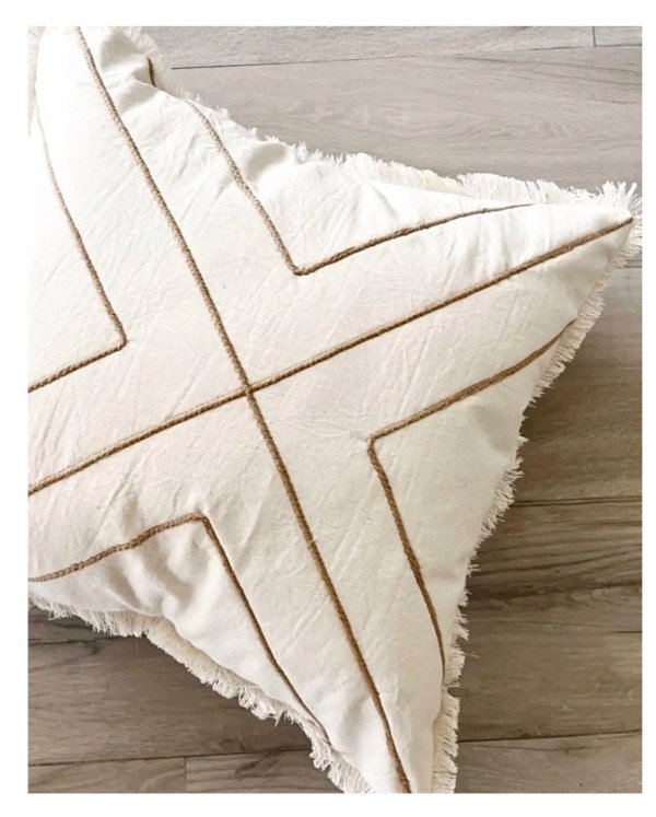 Producto - Funda de diseño 50x50 gabardina diseño cruz cordón yute