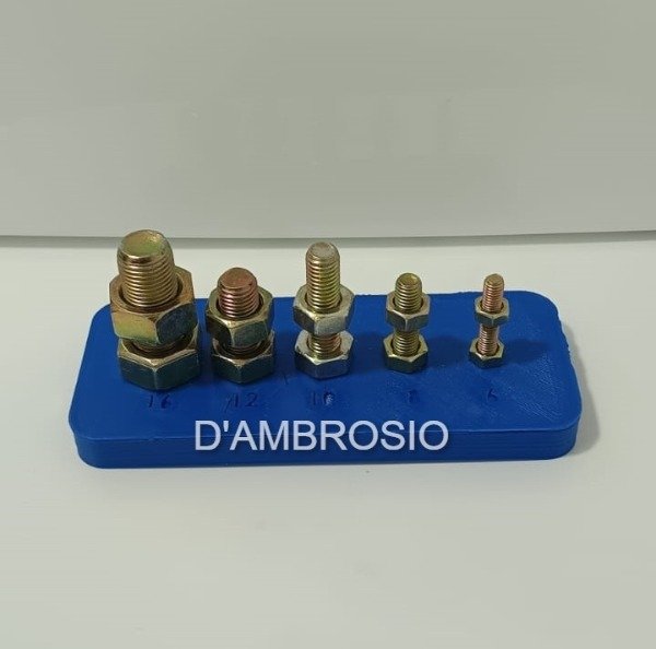 Producto - Tablero con tornillos
