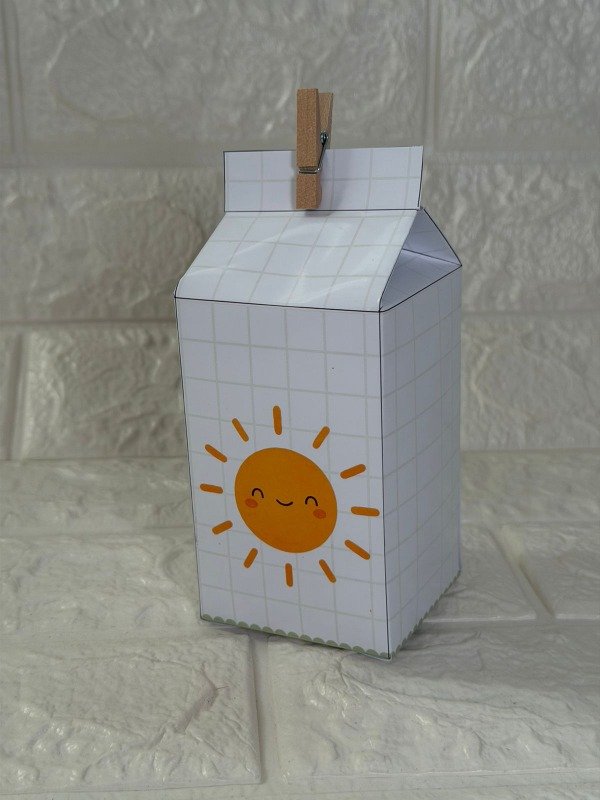 Producto - Caja Milkbox + Brochecito