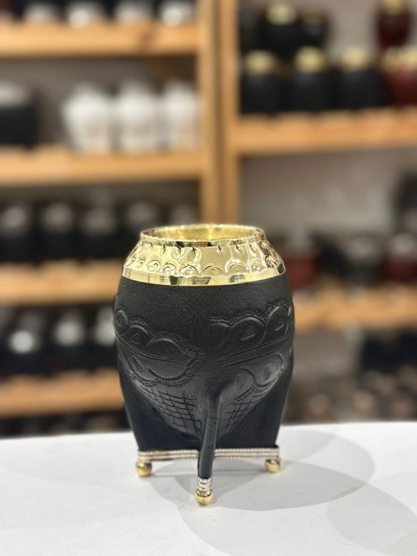 Producto - Torpedo BRONCE cincelado - base de alpaca y bronce - cuero repujado - NEGRO