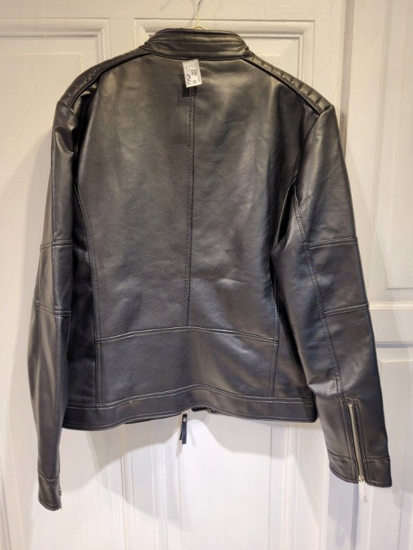 Producto - Campera MOSSIMO ecocuero negro NUEVA CON ETIQUETA Talle M - PRECIO: 156X - 1