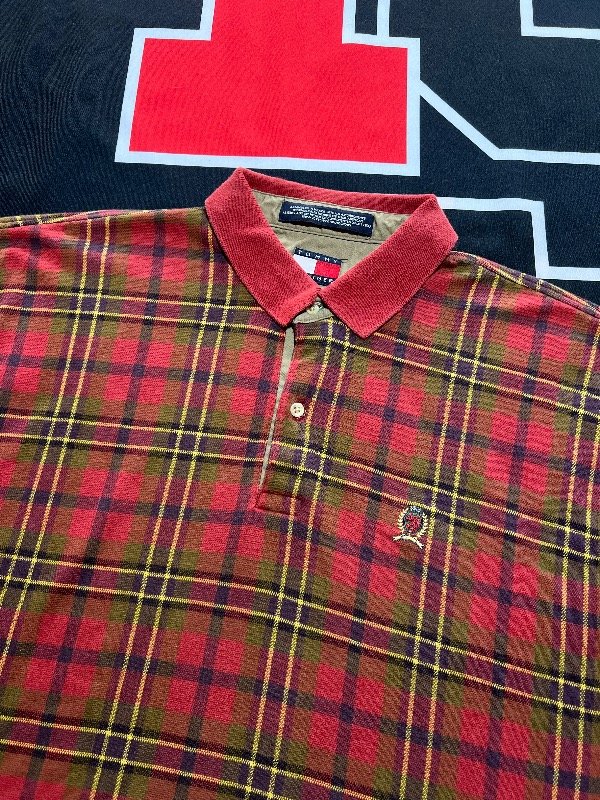 Producto - Chomba Tommy Hilfiger Crest vintage. Talle XL