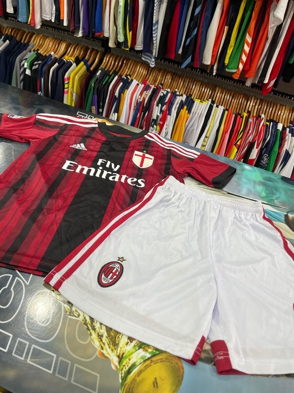 Producto - Conjunto AC Milán niño
