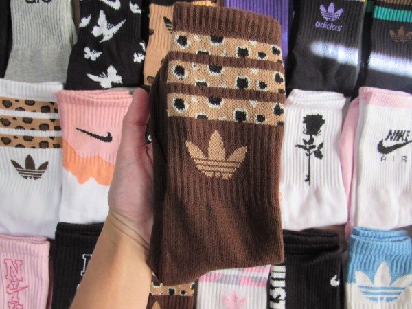 Producto - ADIDAS MARRON TRES LINEAS ANIMAL PRINT