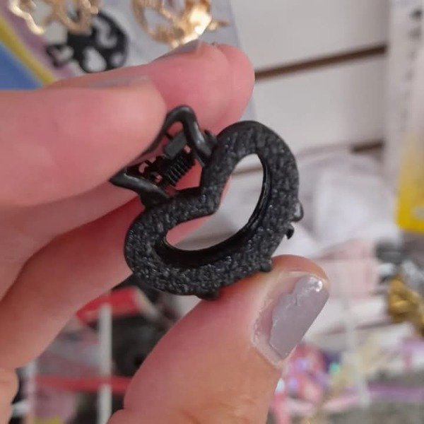 Producto - Broche metálico negro