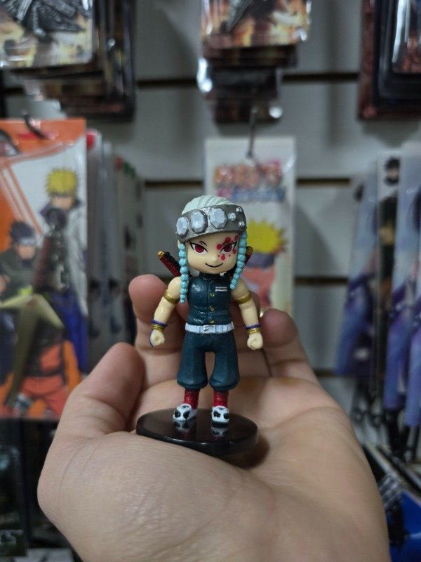 Producto - Figura Uzui base negra