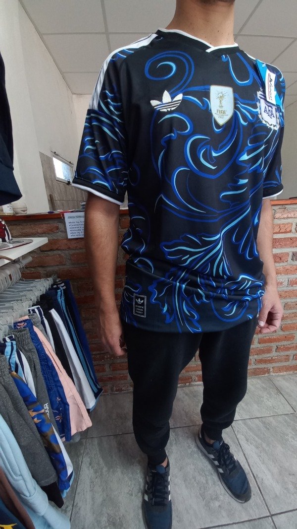 Producto - Camiseta réplica bordada Argentina suplente
