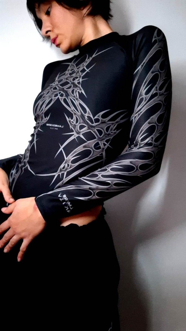 Producto - Remera manga larga Neothik