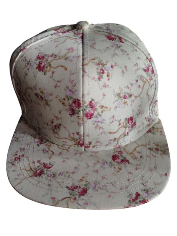 Producto - GORRA CON VISERA FLOREADA