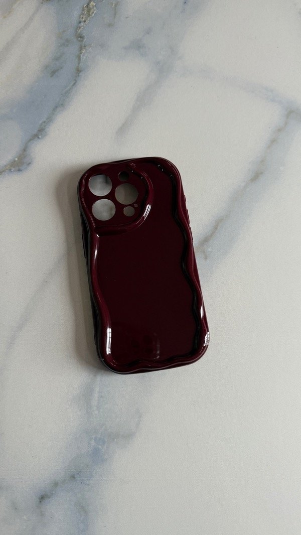Producto - Funda ondulada bordo Iph 15 pro