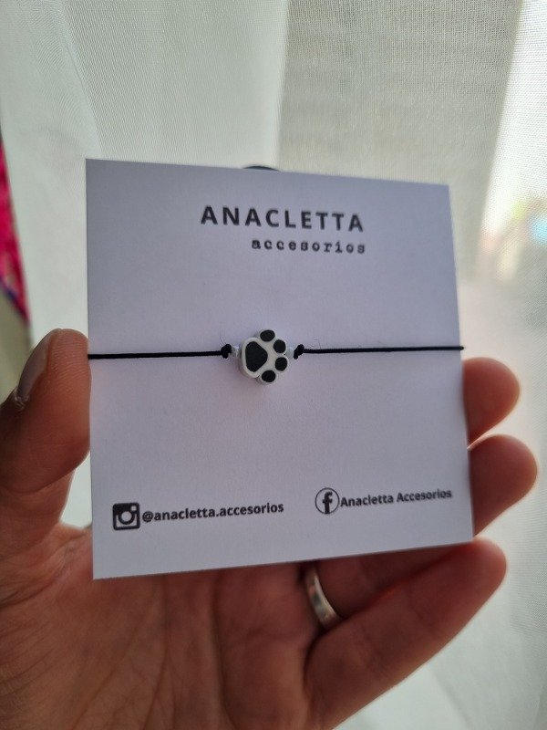 Producto - Pulsera de hilo huellitas