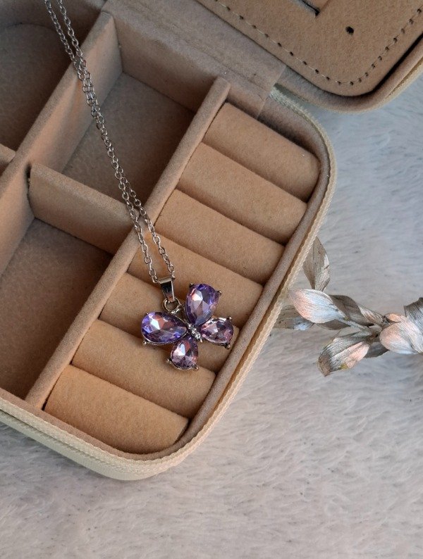 Producto - Collar de mariposa Lila