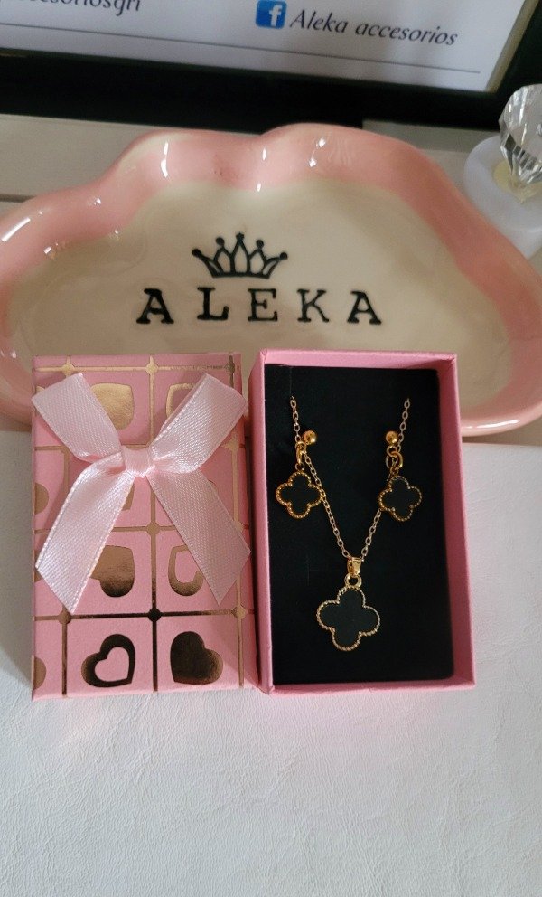 Producto - Conjunto collar y aros van cleef negro de acero dorado - 0