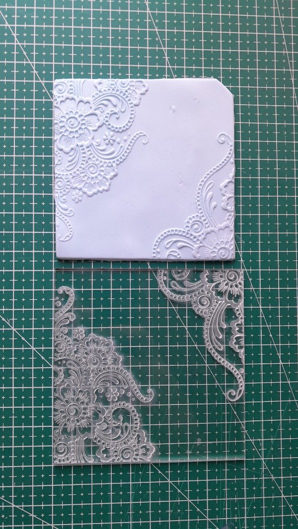 Producto - PLACA TEXTURIZADORA ESQUINAS ARABESCOS 10X10CM